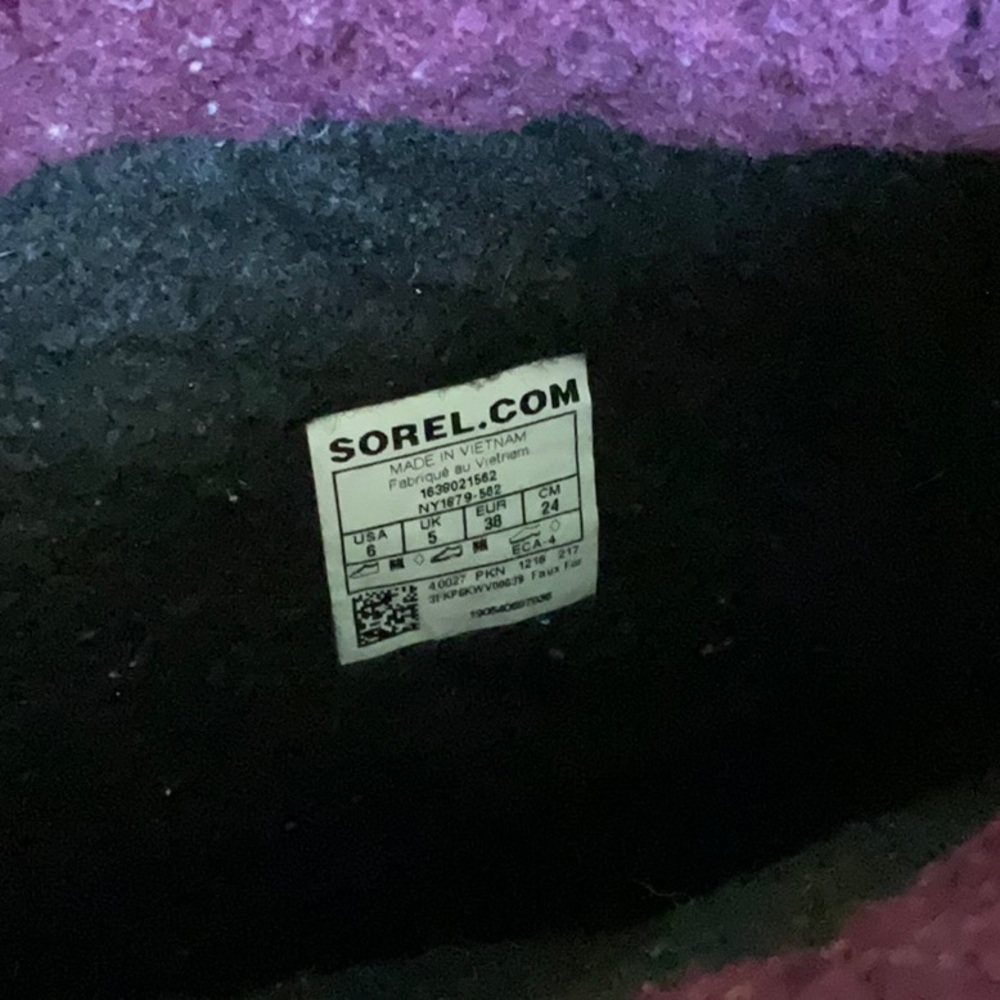 Sorel boots - Picture 3 of 4